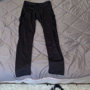 Size 10/12 Black and grey heather leggings.